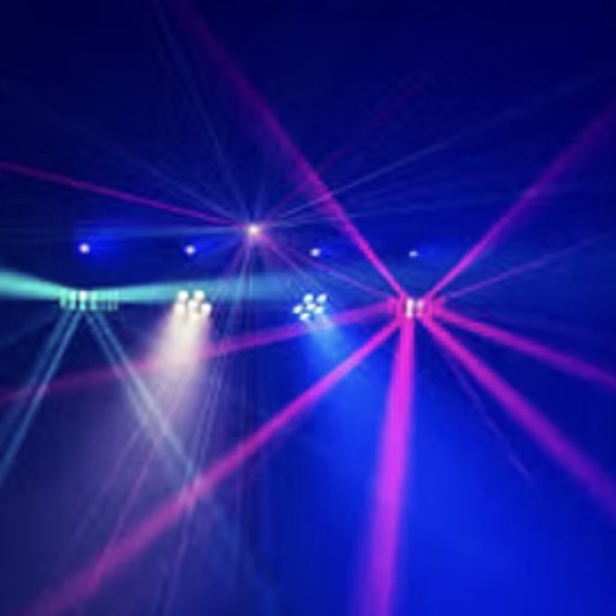 Laser Bar Pro mit bunten Lichtstrahlen im Dunkeln